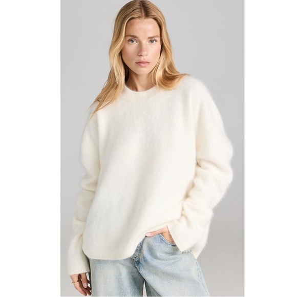 Lisa Yang Natalia brushed cashmere sweater in cream - Picture 1 of 8